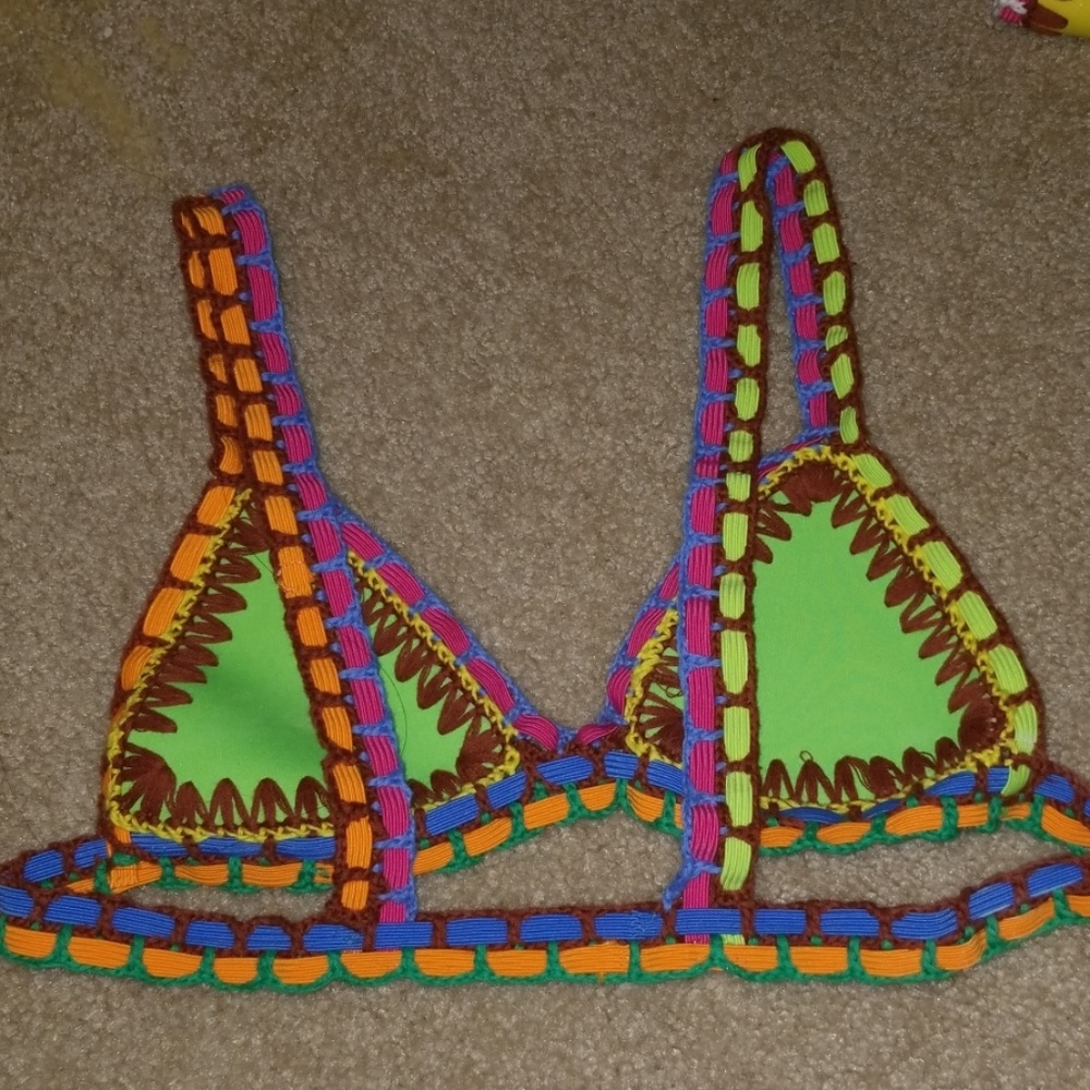 Kini - Picture 4 of 4